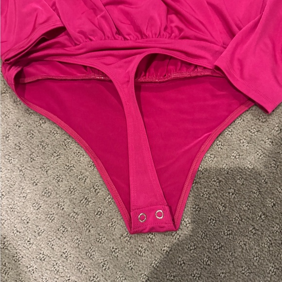 Express deep V bodysuit - Picture 5 of 5